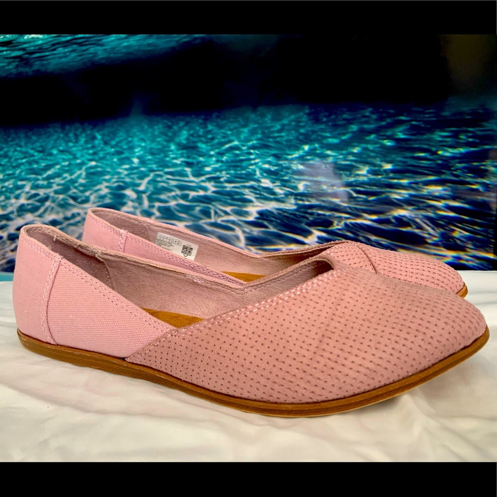 Women’s Toms Flats. Color: Lilac Size: 9